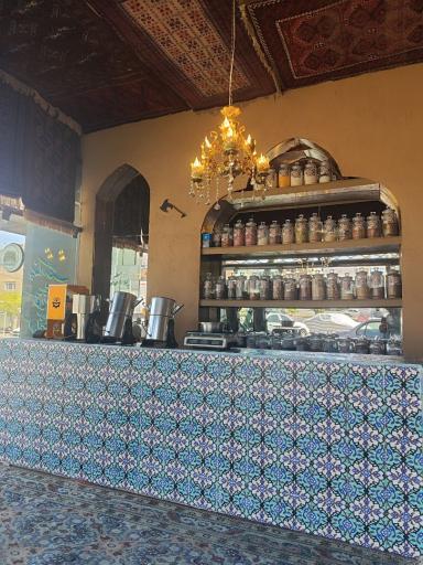 عکس دکان حاج عباس