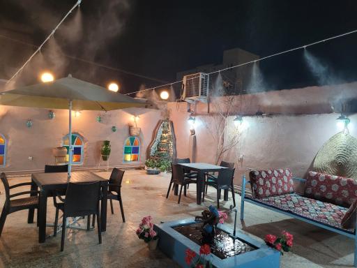 عکس فلافل سرای سنتی و کافه شبستان