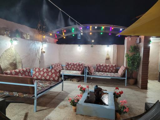 عکس فلافل سرای سنتی و کافه شبستان