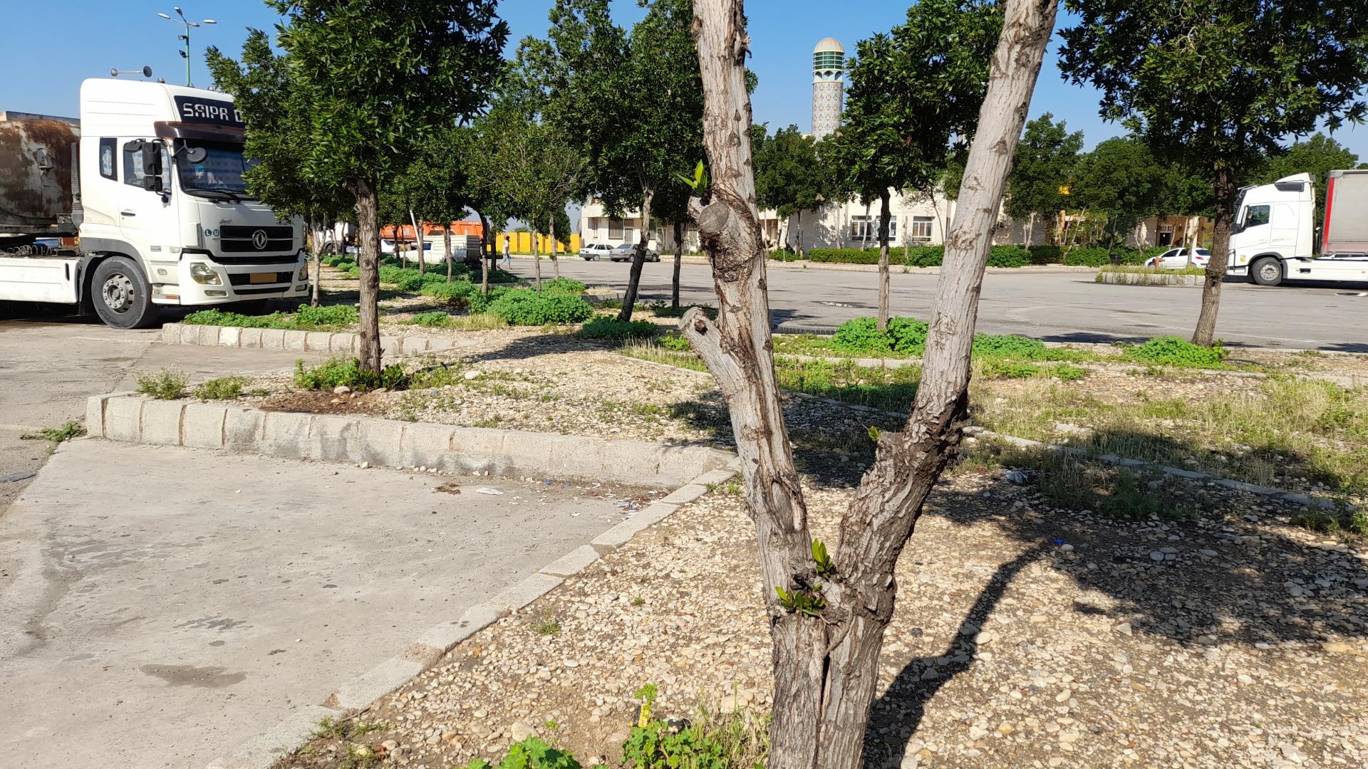 عکس پارکینگ مجتمع رفاهی