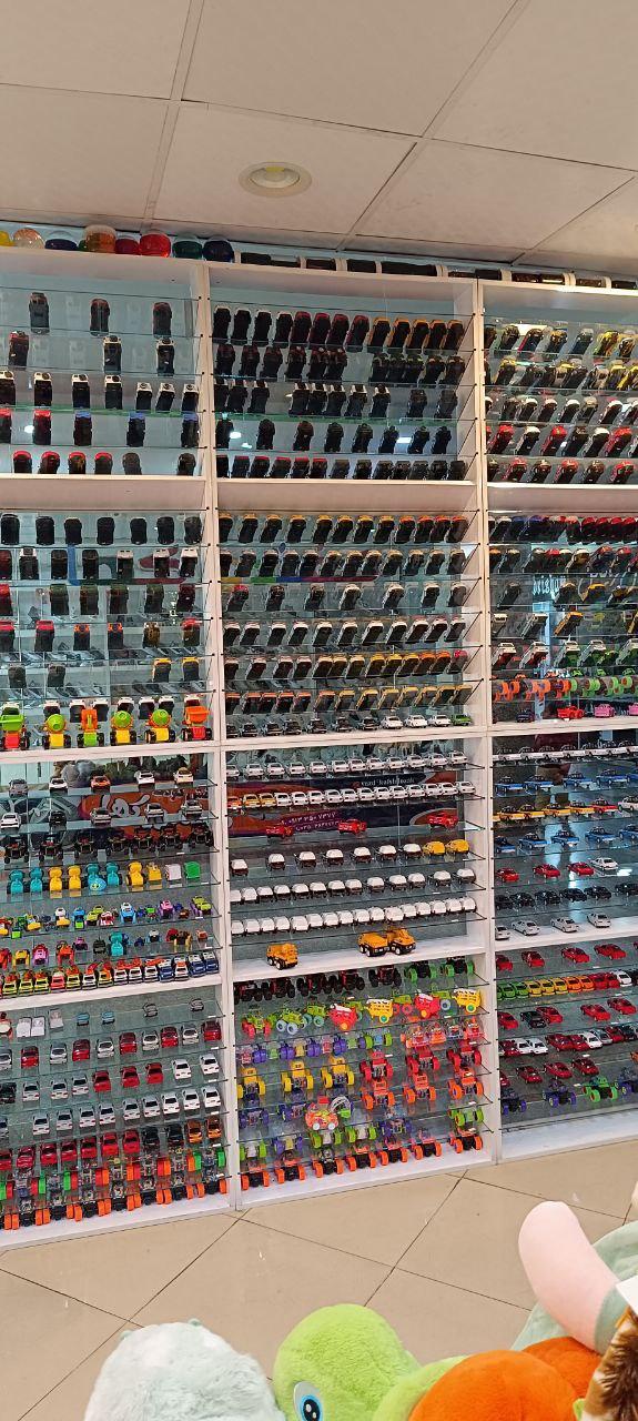 عکس اسباب بازی فروشی باران 