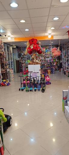 عکس اسباب بازی فروشی باران 