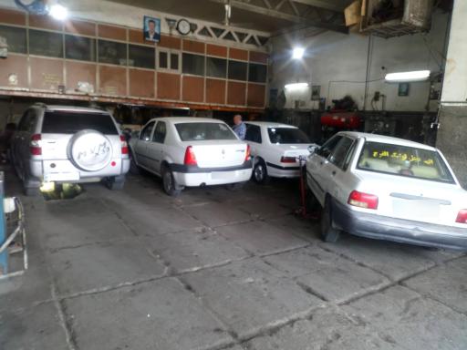 عکس تعمیرگاه جلوبندی فولادی