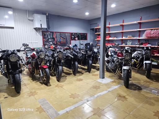 عکس تعمیرگاه موتورسیکلت تخت جمشید