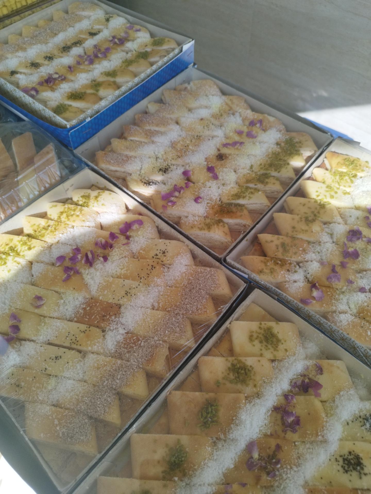 عکس نان یوخه و شیرینی پزی نوروزی