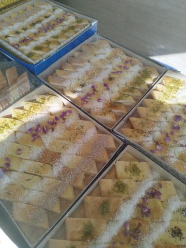 عکس نان یوخه و شیرینی پزی نوروزی