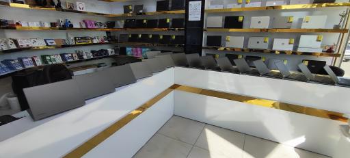 عکس فروشگاه لپ تاپ کاوه