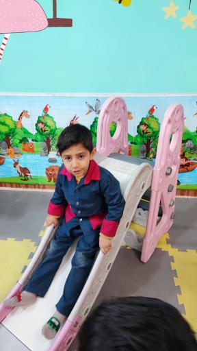 عکس آمادگی و پیش دبستانی بهاره