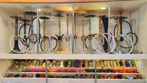 عکس عرضه محصولات دخانی فیلتر قرمز