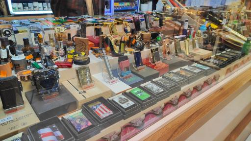 عرضه محصولات دخانی فیلتر قرمز