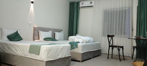 عکس هتل ایران زمین