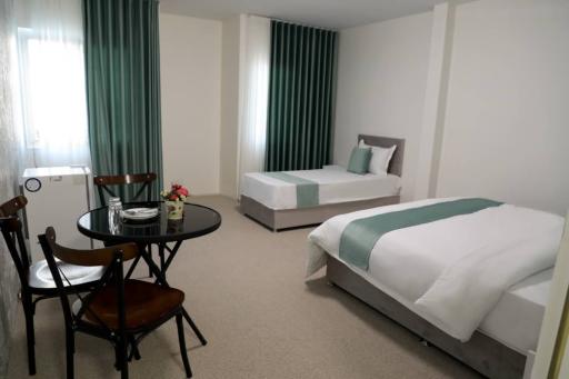 عکس هتل ایران زمین