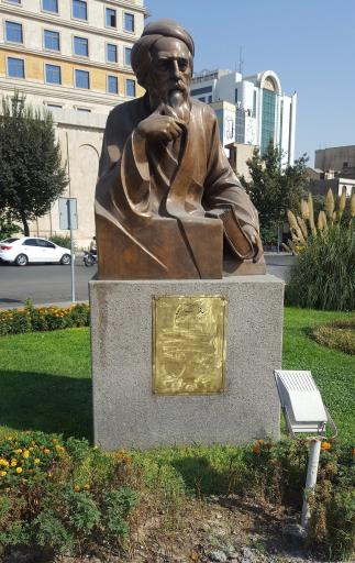 عکس تندیس حافظ شیرازی
