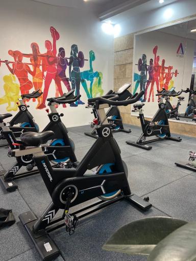 عکس باشگاه بدنسازی بانوان آسنا