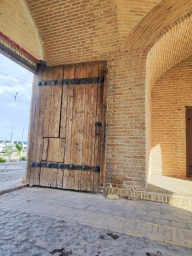 عکس هتل رستوران شاه عباسی مهریز