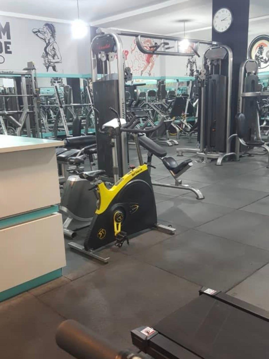عکس باشگاه رویال سادات