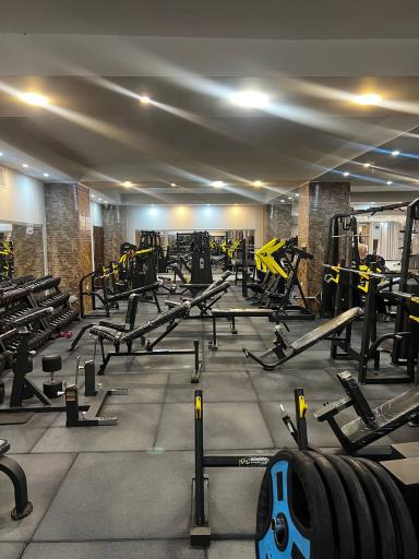 عکس باشگاه بدنسازی ظفرمند