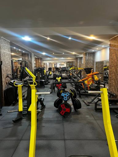عکس باشگاه بدنسازی ظفرمند