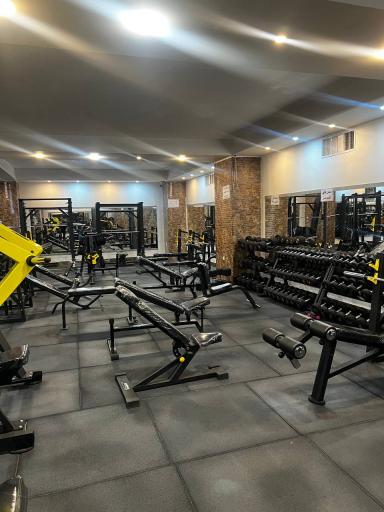 عکس باشگاه بدنسازی ظفرمند