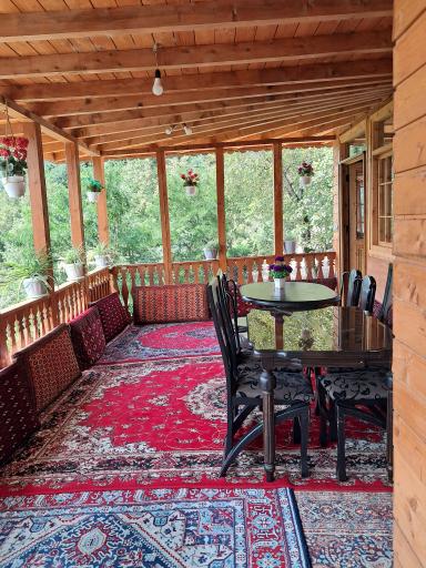 عکس کلبه چوبی کوهستان