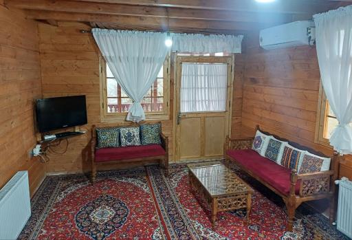 عکس کلبه چوبی کوهستان