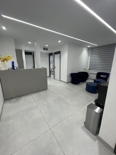 عکس دندانپزشکی و مرکز ایمپلنت سرو