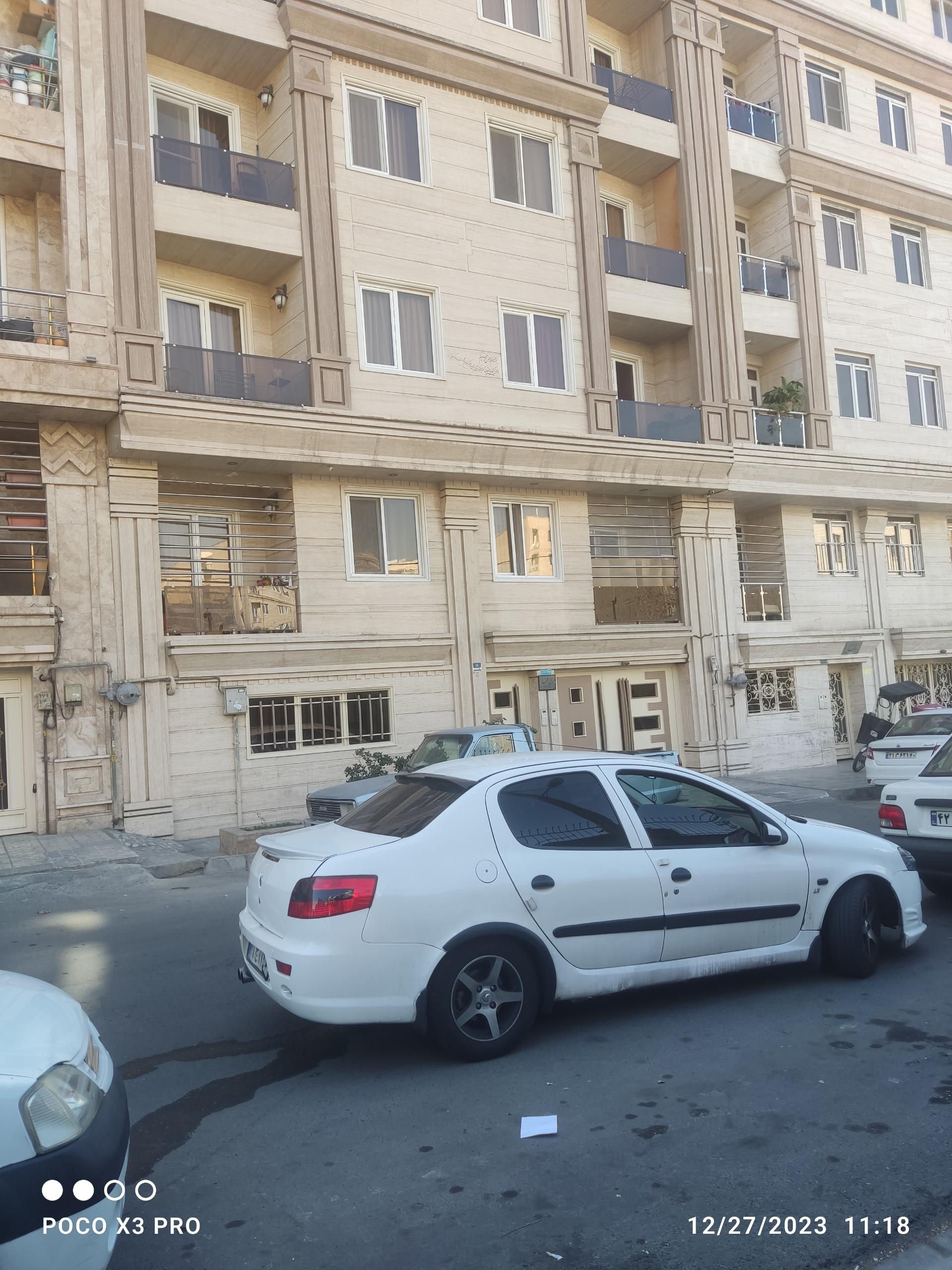 عکس مجتمع مسکونی گلها