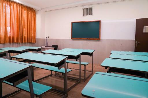 عکس دبستان و دبیرستان دوره اول المهدی (عج)