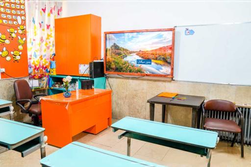 عکس دبستان و دبیرستان دوره اول المهدی (عج)