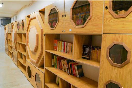 عکس دبستان و دبیرستان دوره اول المهدی (عج)