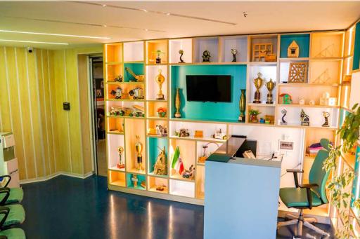 عکس دبستان و دبیرستان دوره اول المهدی (عج)