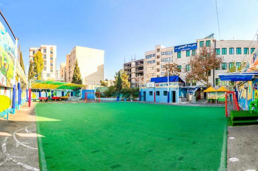عکس دبستان و دبیرستان دوره اول المهدی (عج)
