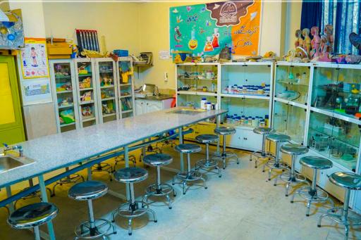 عکس دبستان و دبیرستان دوره اول المهدی (عج)