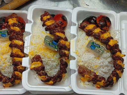 عکس تهیه غذای امیر