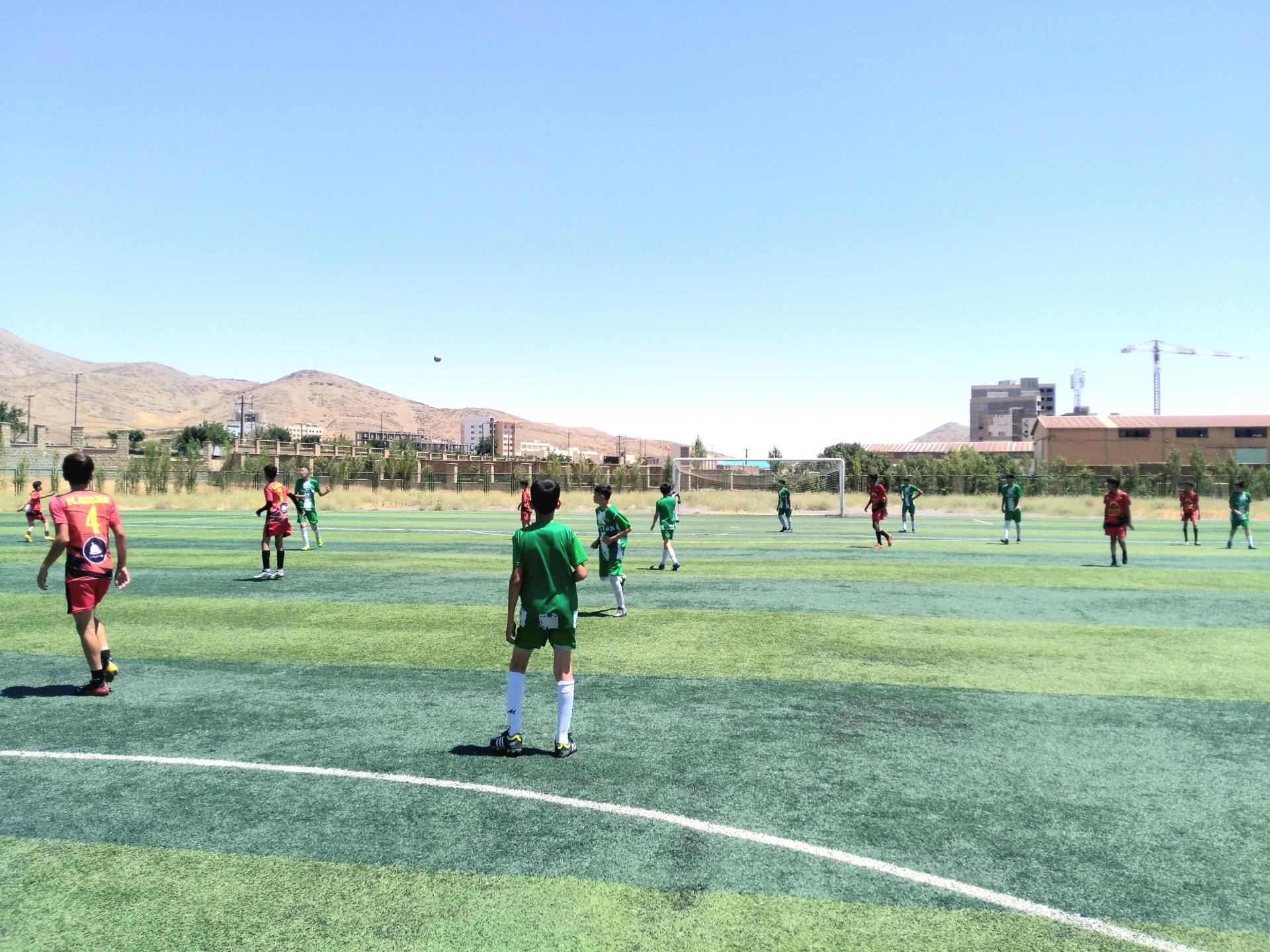 عکس زمین چمن مصنوعی فوتبال 