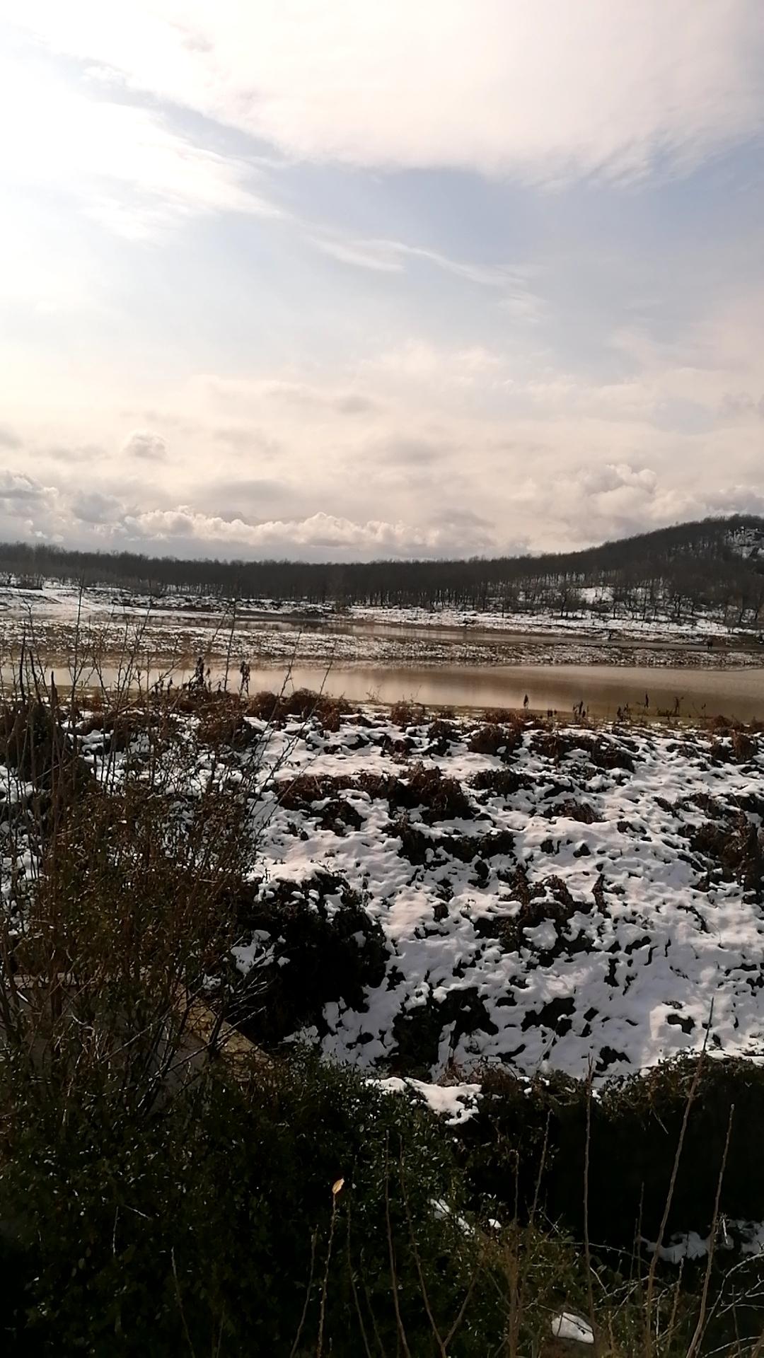 عکس آبگیر محلی