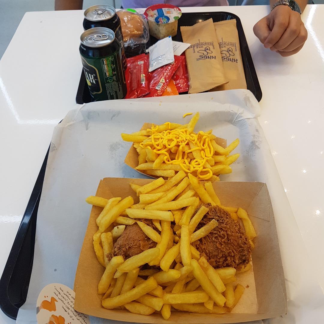 عکس پیتزا پرپروک (شعبه‌ی کورش‌مال - فودکورتِ بام) شعبه باغ فیض