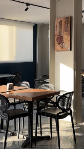 عکس آدلی کافه بازار