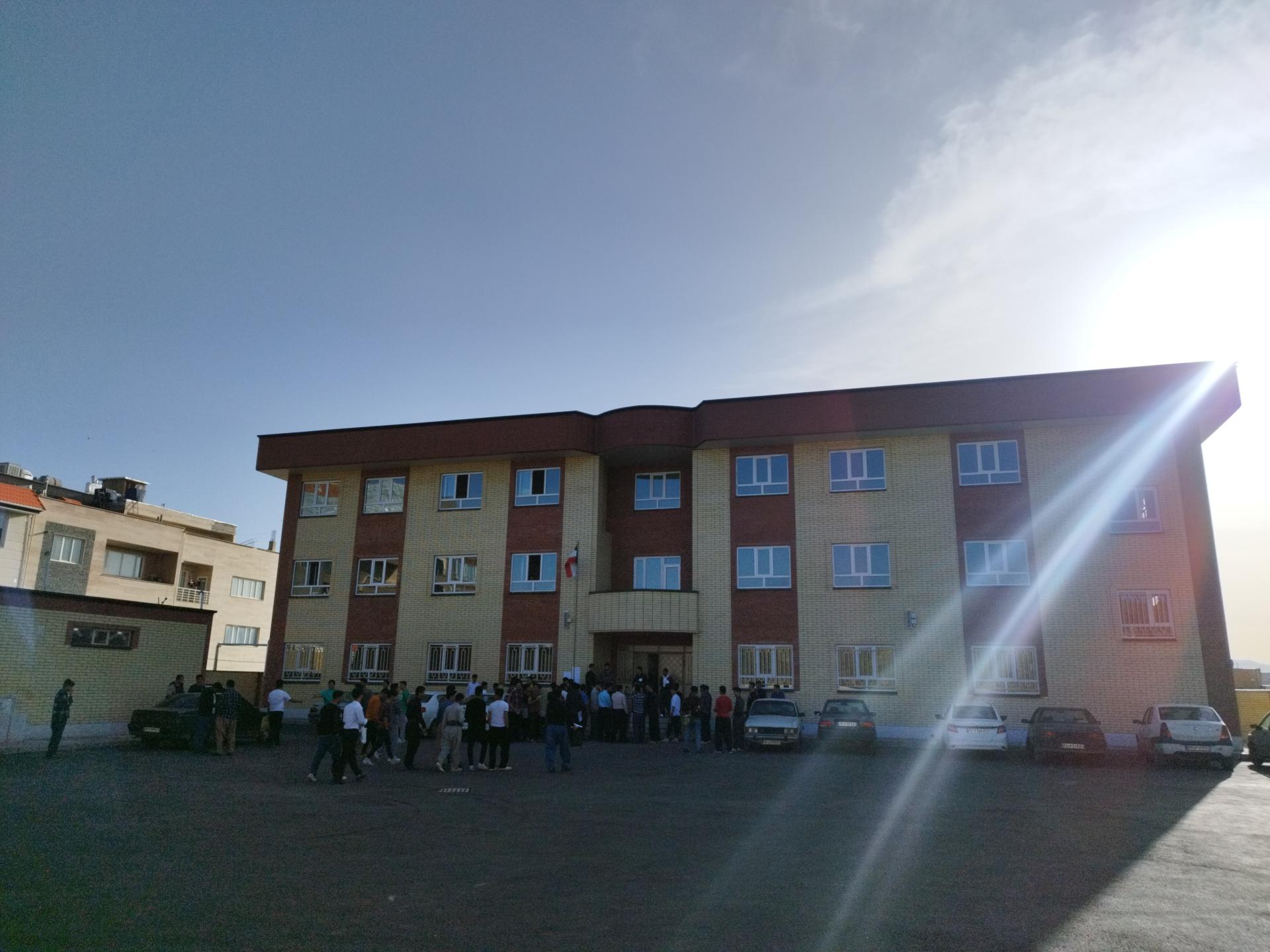 عکس دبستان آوراز