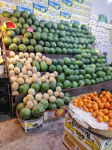 عکس میوه فروشی و تره بار ریحان