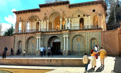 عکس رستوران باغ شازده