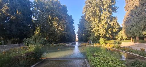 عکس رستوران باغ شازده