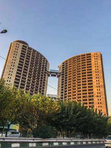 عکس برج دو قلوی مخابرات