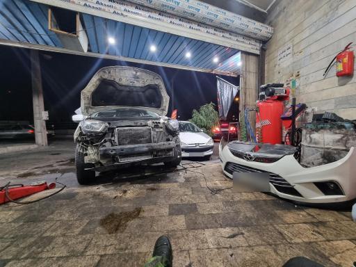 عکس اتومکانیک امیرحسین