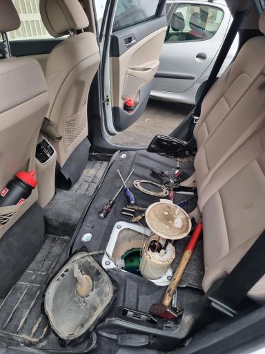 عکس اتومکانیک امیرحسین