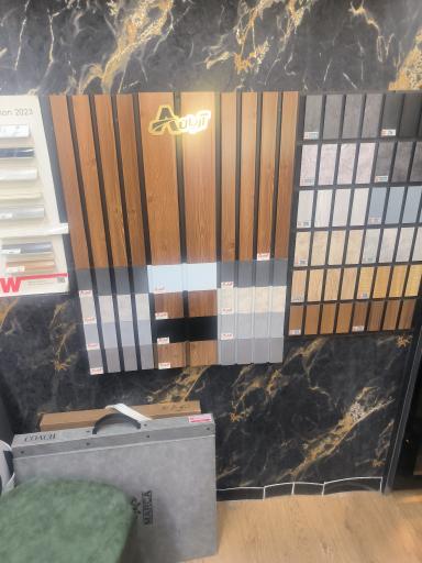 عکس گالری کاغذ دیواری ماهگل