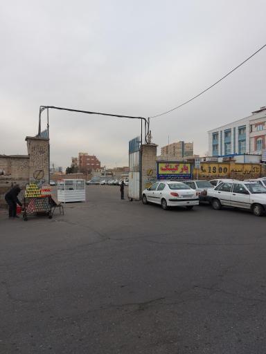 عکس پارکینگ بیمارستان شهید محلاتی