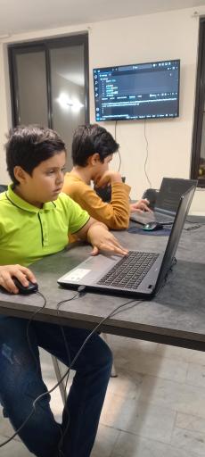 عکس آموزشگاه هیرا ربات