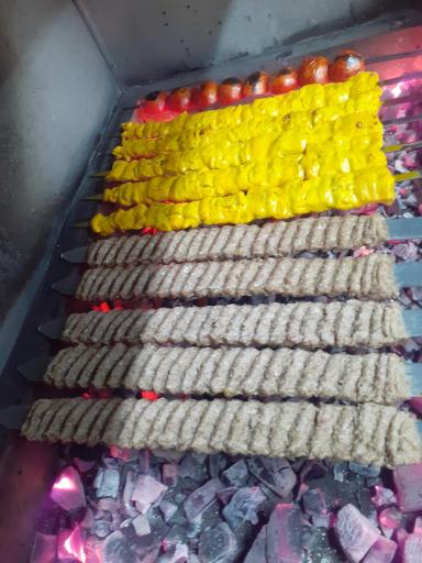 عکس تهیه غذا صداقت