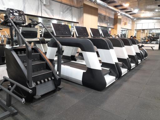 عکس باشگاه بدنسازی سورن